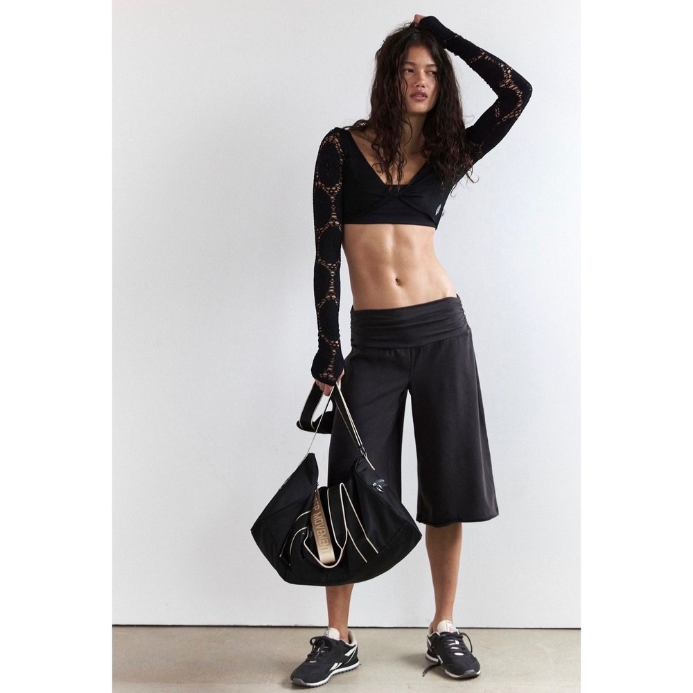 Free People Movement Say The Word Shrug Black S Pointelle Lace Thumbhole Crop - Picture 3 of 7